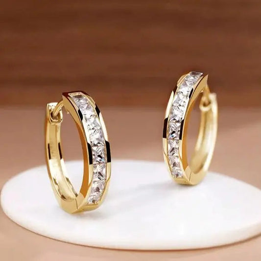 Montserrat - Aros elegantes de oro y cristal