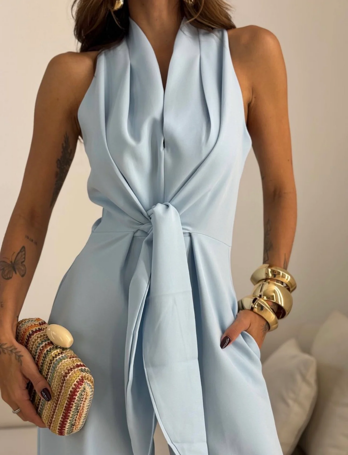 Valentina | Mono halter con lazo delantero y corte de pierna ancha tipo palazzo