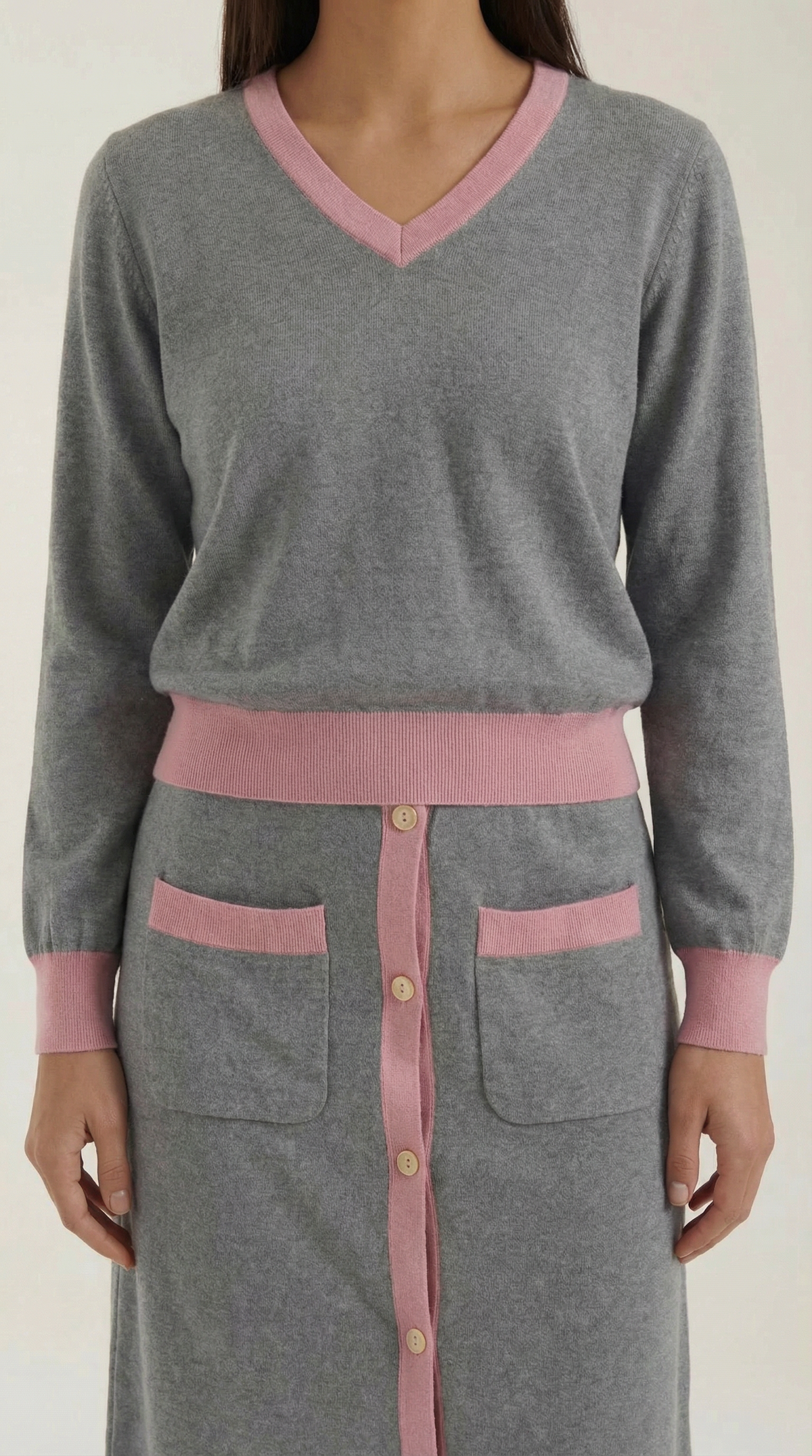 Conjunto de jersey de cuello en V y falda midi Cheryl