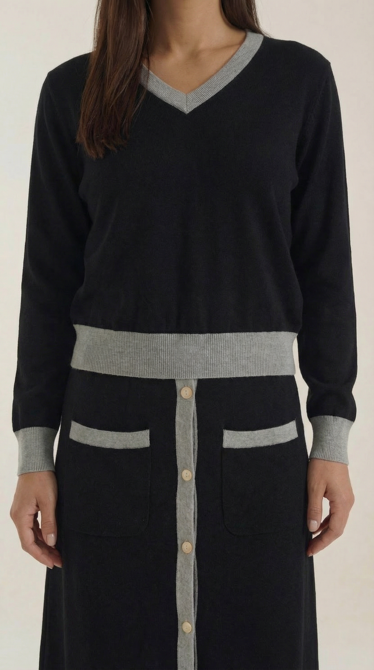 Conjunto de jersey de cuello en V y falda midi Cheryl