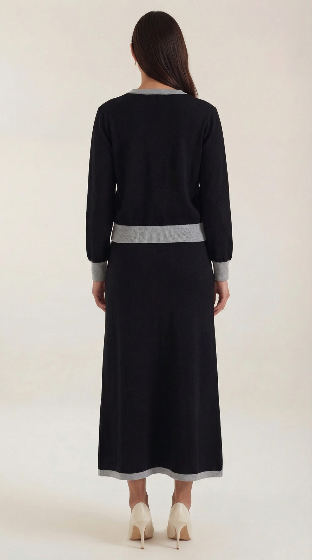 Conjunto de jersey de cuello en V y falda midi Cheryl