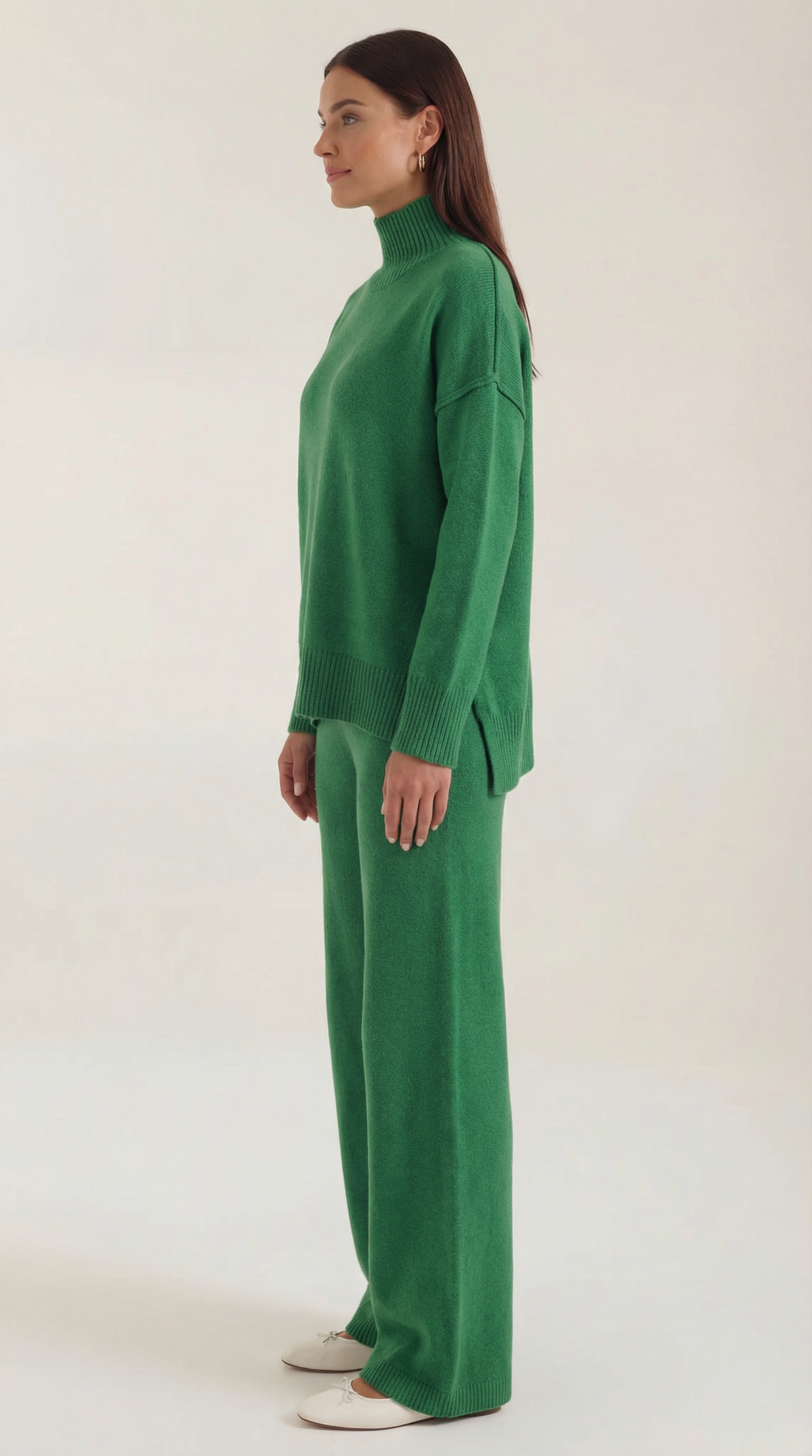 Conjunto de jersey de punto de cuello alto y pantalones vaqueros
