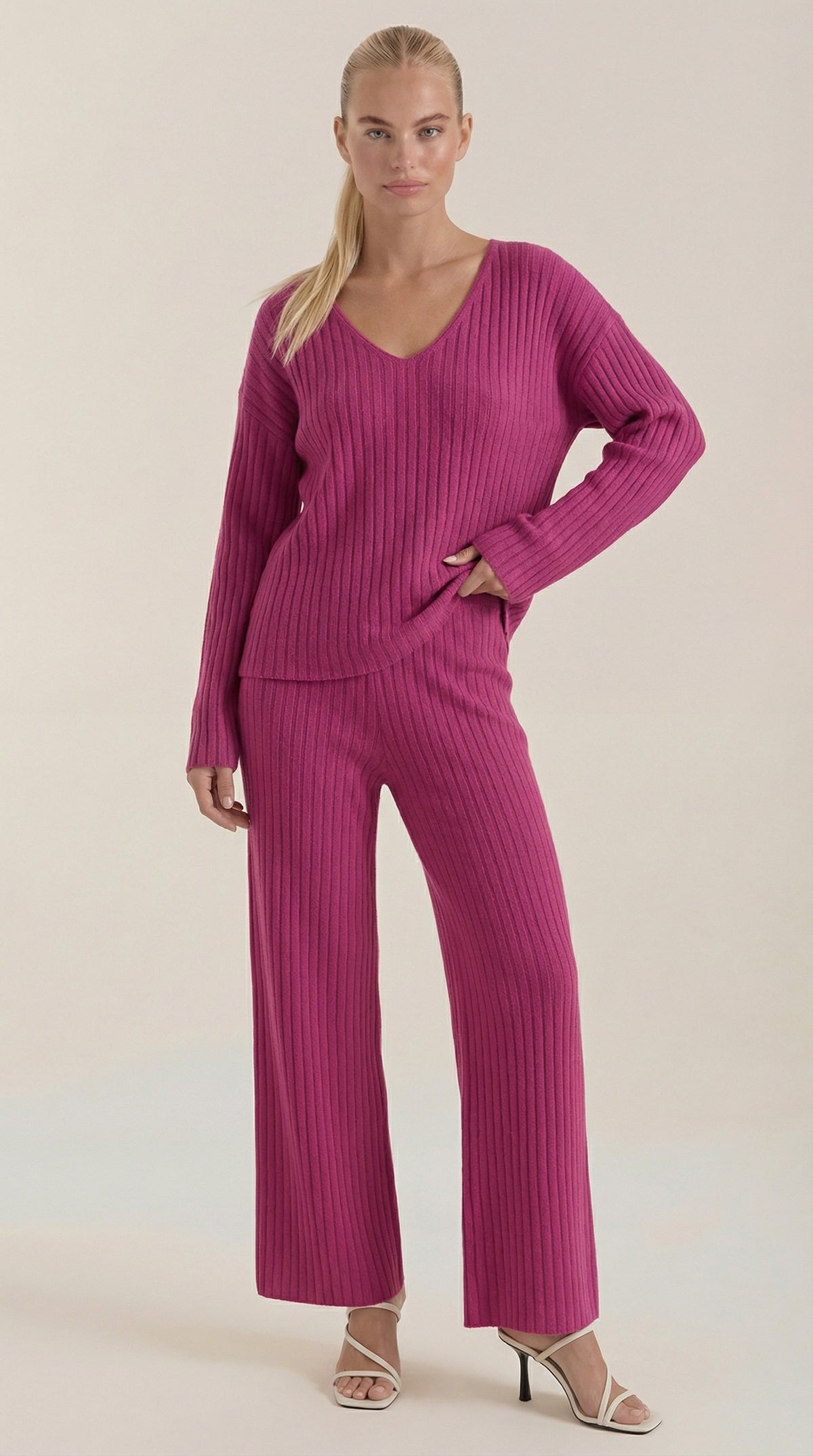 Conjunto Matilda de punto con escote en V texturizado